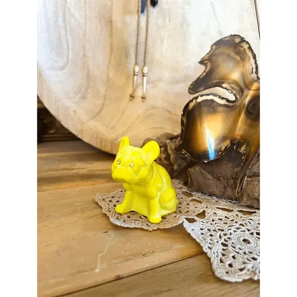 Westmoreland Mold French Bulldog Figurine –Dandelion Yellow